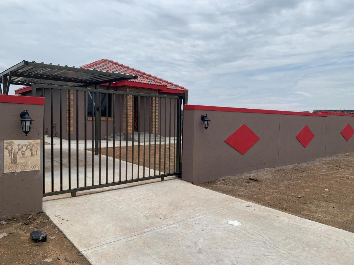 Elephant House, 2 Bedroom House, Next To Pilanesberg And Sun City Mogwase 外观 照片